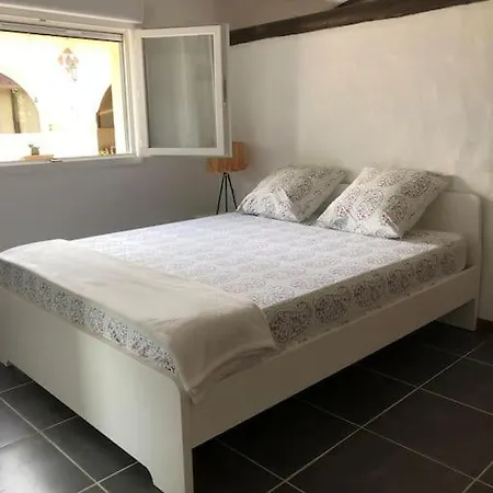 Insolite Au Coeur D'une Ecurie Arles